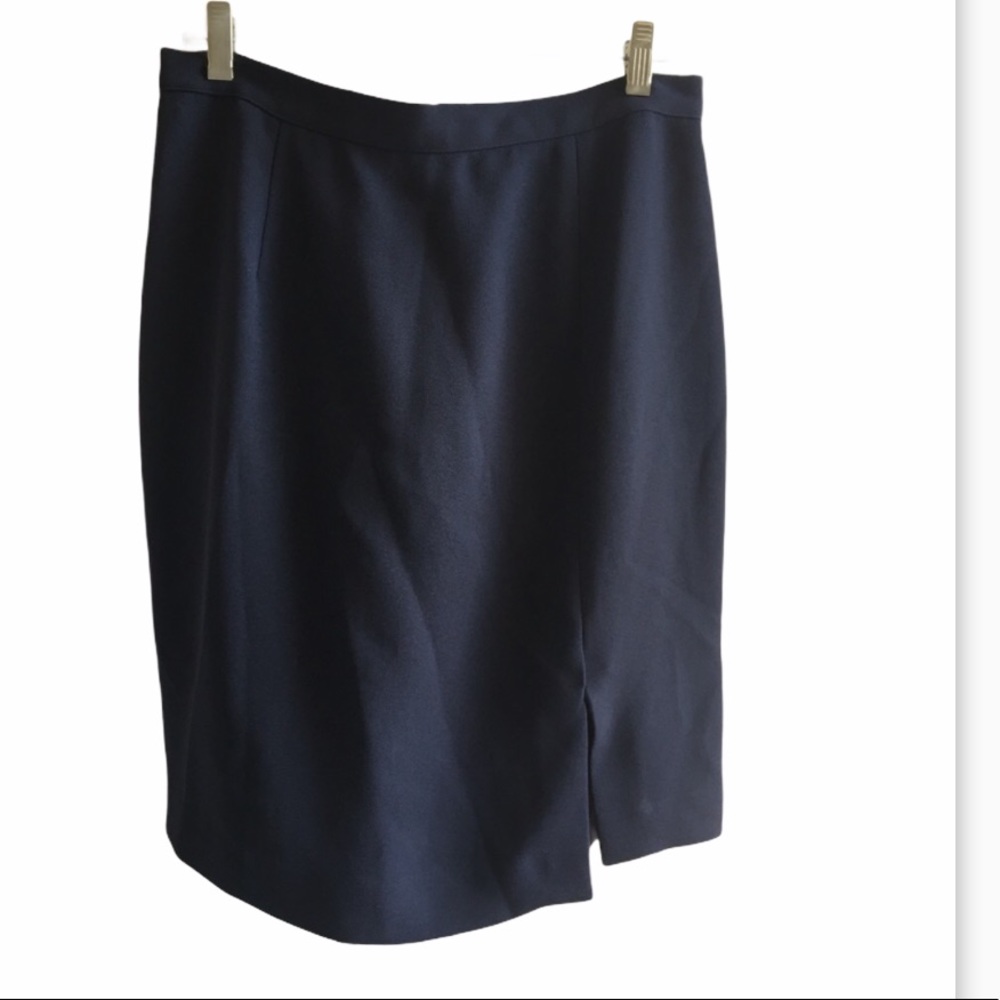 Chemise International Suit Skirt. Black. Size 14